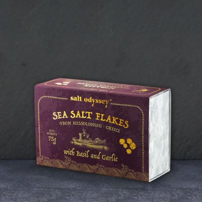 Νιφάδες θαλασσινού αλατιού με βασιλικό & σκόρδο