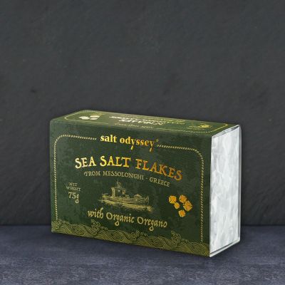 Νιφάδες θαλασσινού αλατιού με βιολογική ρίγανη